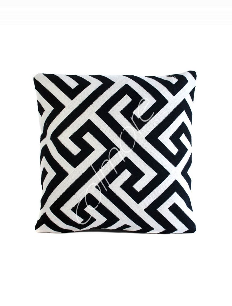 Cushion blackwhite crewel CO 45x45