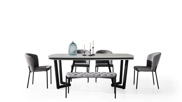 Tesla plus Eettafel