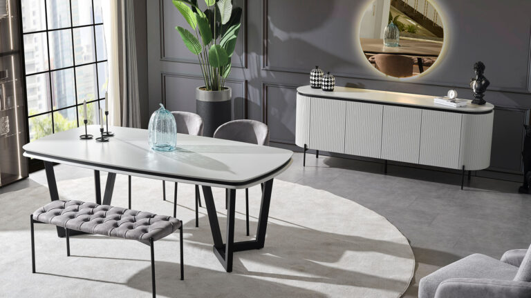 Tesla plus Eettafel