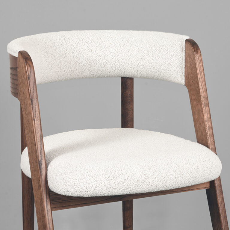 LABEL51 Eetkamerstoel Sasha - Wit - Boucle - Walnut Oak Frame