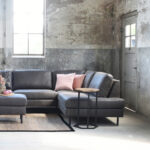 Laptoptafel_Slide_Rough_Mangohout_Zwart_Metaal_40x40x62_cm_Sfeer