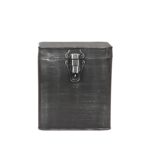 media_opbergbox_antiek_zwart_metaal_35x27x18_cm_voorkant