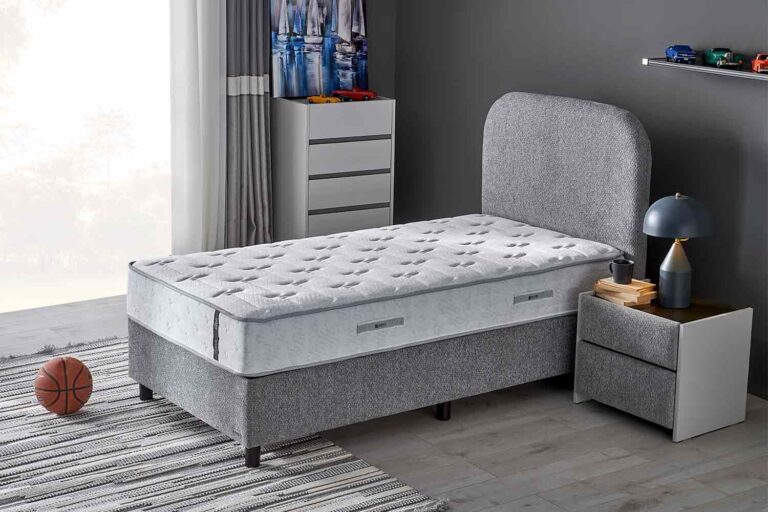 DOZY PEMBE