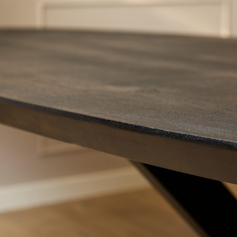 Ovale eettafel Brandy Zwart Mangohout 180 cm